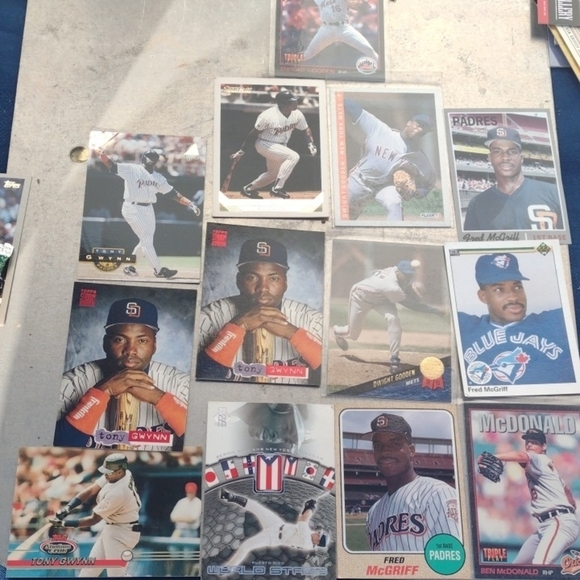Baseball Trading Cards Collection - Picture 1 of 3